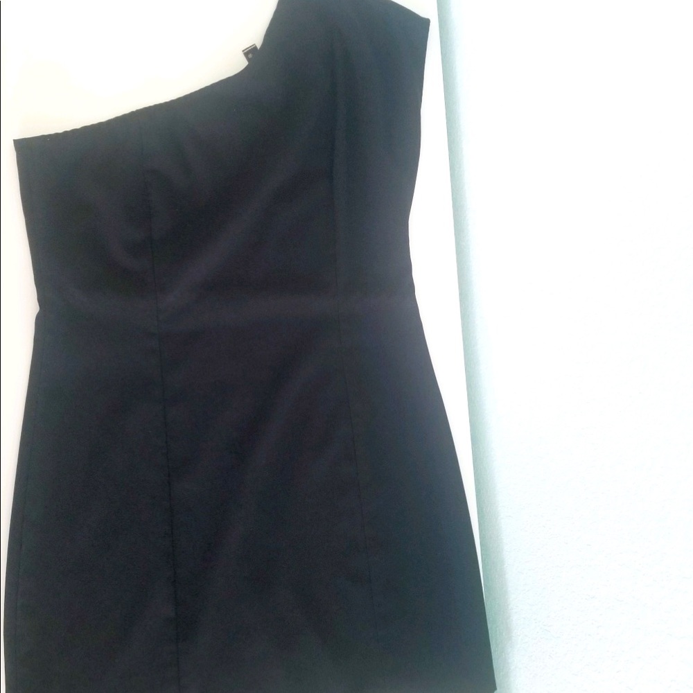 One shoulder dress